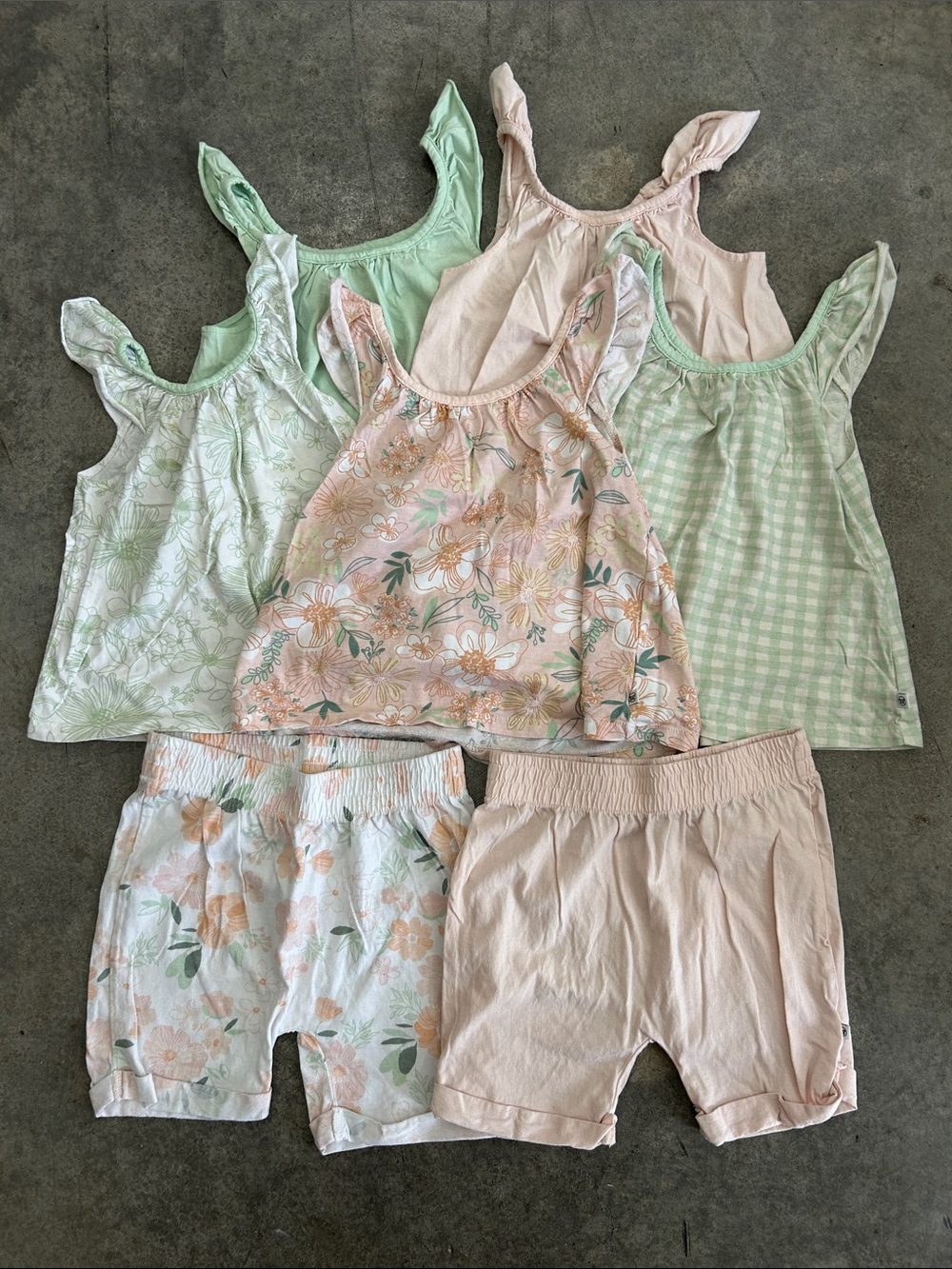 The Honest Company Mint Green & Blush Floral Girls' Tanks & Shorts 5T